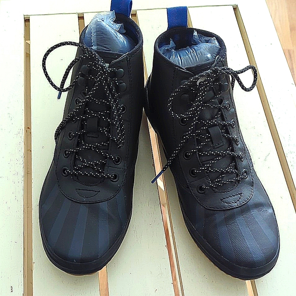 KEDS Water resistant sneakers